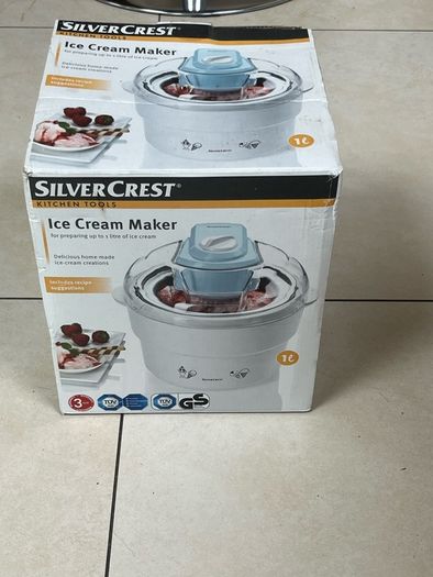 Ice cream maker