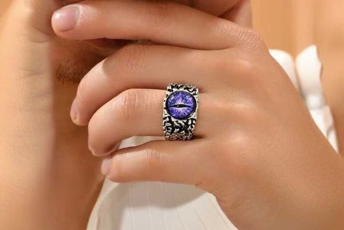 Punk style purple dragon eye silver ring