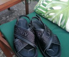 sandles riverisland size 4