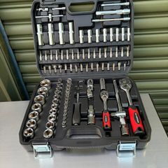 Brand New 100 Piece Socket Set - 1/2 & 1/4 Drive