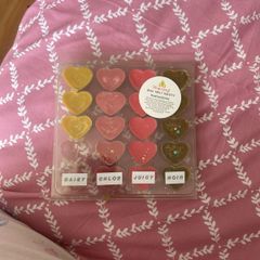18 mini heart wax melts
