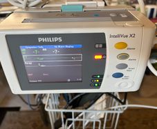 Philips Intellivue MP70 patient monitor