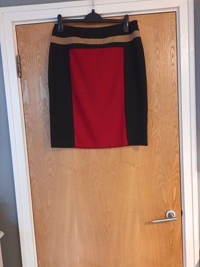 Debenhams  Collection  Skirt.   S.16   B.N.W.T.