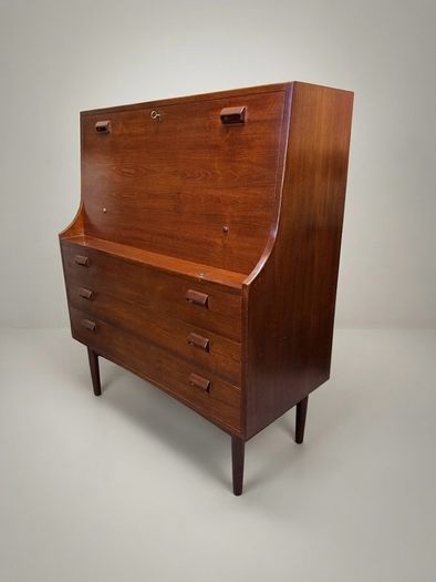 Early Borge Mogensen Model 145 Bureau in Teak and Oak