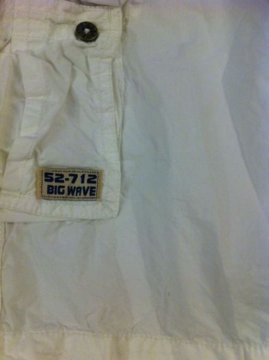 BNWT Boys White Cargo Shorts 26inch