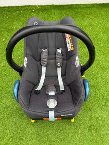 Maxi Cosi Car seat and Isofix Base