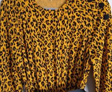 savida 1980s style leopard dress with side shoulder button detail