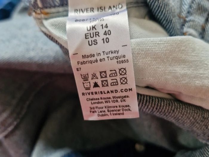 Immaculate condition river island knee length skirt