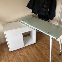 Unique Swivel Desk and Drawers