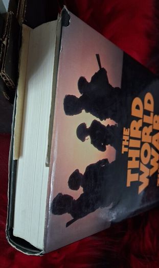 The Third World War / The untold Story / General Sir John Hackett / 1982