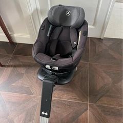 Maxi cosi turntable car seats x2
