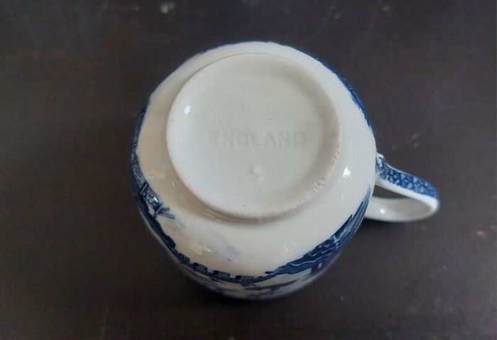 Beautiful Antique Blue and White Willow Pattern Small Coffee Can Cup, English Made, Unknown Maker