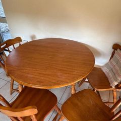 Round Dining Table with 4 Chairs