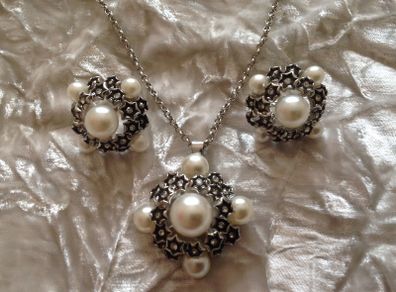 Vintage Pearl Jewellery