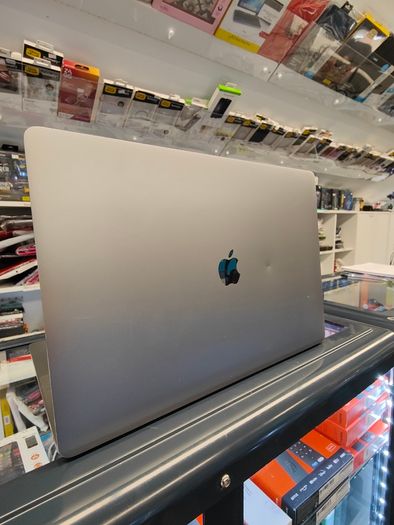 2019 Apple MacBook Pro 16" A2141 2.6GHz 6core i7 16GB 500GB Sequoia 15.3.1 (Battery Cycle: 645)