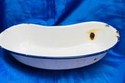 enamel kidney-shaped medical tray