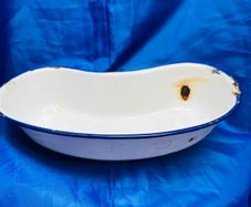 enamel kidney-shaped medical tray