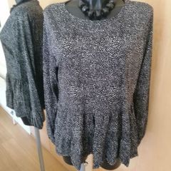 Women's Top NWT SIZE Medium