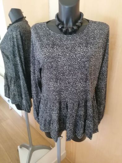 Women's Top NWT SIZE Medium