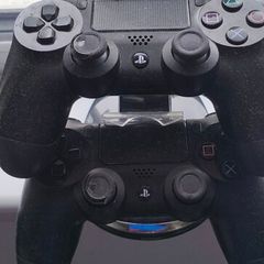 2 PS4 controllers + Dock