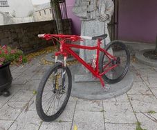 Voodoo bizango spray-painted red