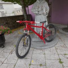 Voodoo bizango spray-painted red