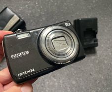 READ! Fujifilm FinePix F200EXR Black Digital Camera