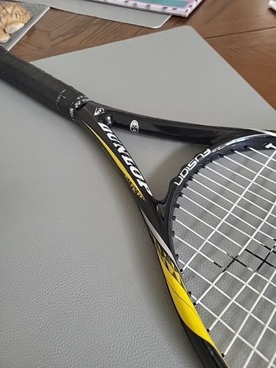Tennis racket dunlop yonex