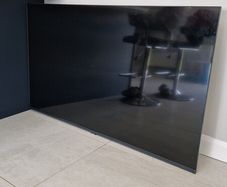 BROKEN 65inch Samsung Tv