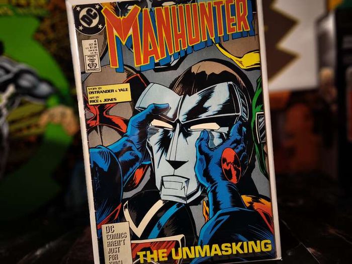 Manhunter ! Issue #4 ! The Unmasking ! Copper Age Comic from 1988 ! by DC Comics !