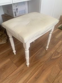 Dressing table chair