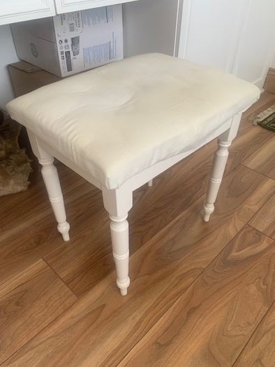Dressing table chair
