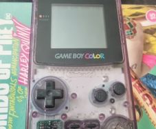 gameboy colour in perfect working order has different battery cover