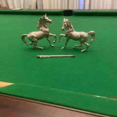 "Vintage cast metal rearing horse figures - Pair