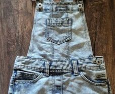 Denim dungaree shorts for girls size 6-7 Y