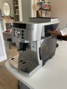 DeLonghi Bean to Cup Coffee Machine