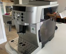 DeLonghi Bean to Cup Coffee Machine