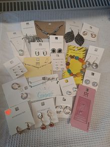 Large 20 piece bundle of new jewellery