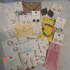 Large 20 piece bundle of new jewellery