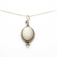 Vintage 925 Sterling Silver Italian Mother of Pearl Necklace