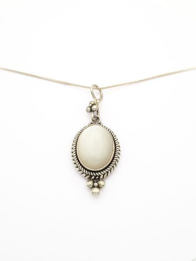Vintage 925 Sterling Silver Italian Mother of Pearl Necklace