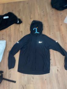 nike windbreaker