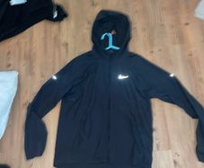 nike windbreaker