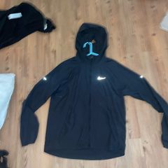 nike windbreaker