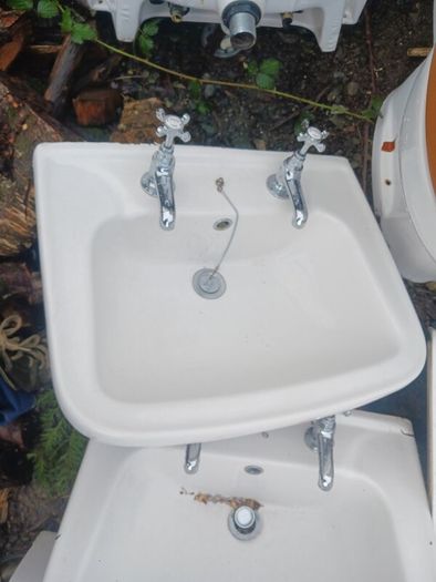 shed clearance bathroom items