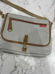Skip hop nappy changing bag/clutch with mat