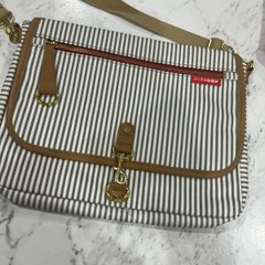 Skip hop nappy changing bag/clutch with mat