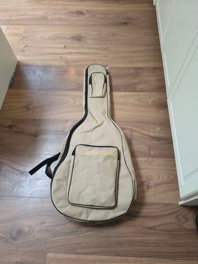 Acoustic guitar case