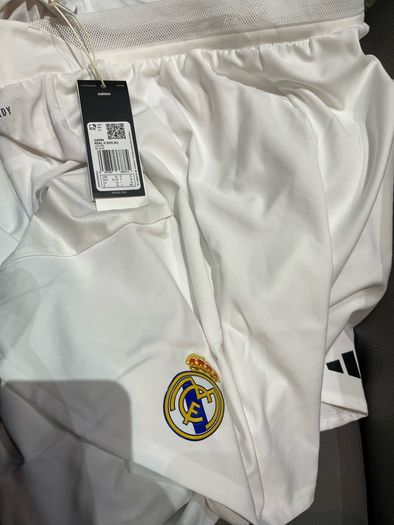 Real Madrid Authentic Home Shorts (White) size medium xl