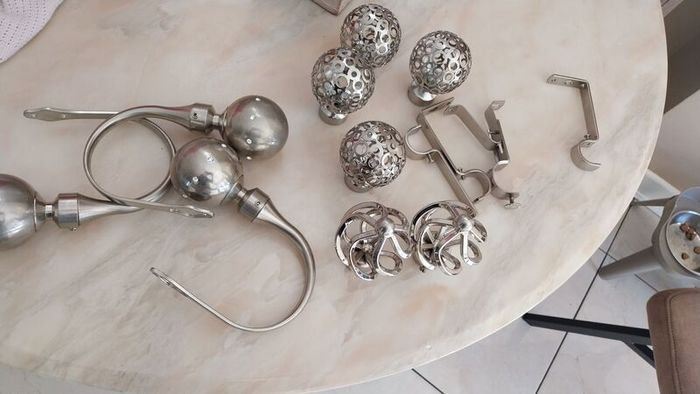 3 sets curtains and 3 curtain poles